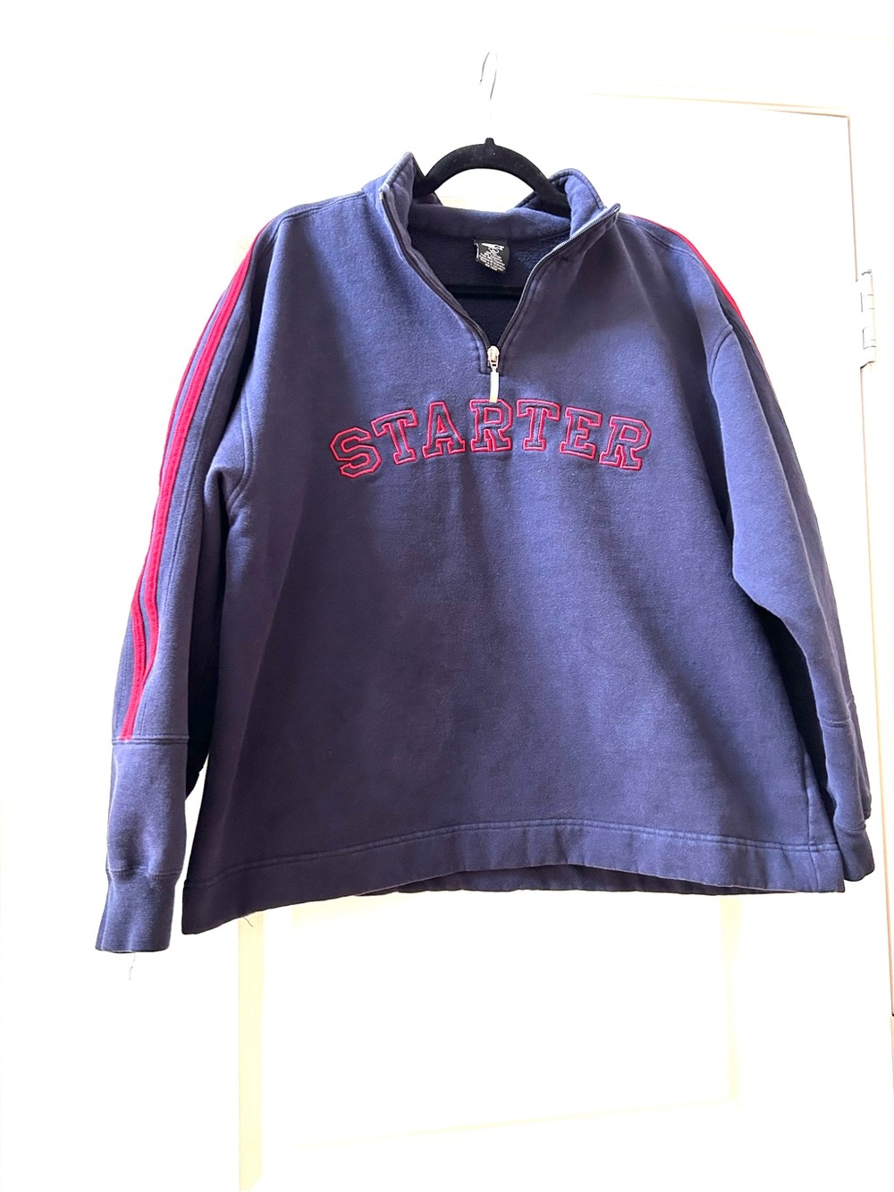 VTG STARTER Embroidered 1/4 zip with striped Sleeves. Active. Preppy. Size L
